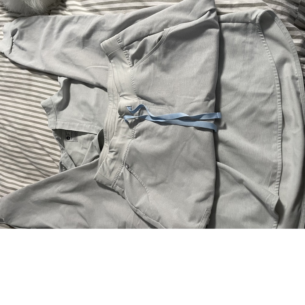 Figs Scrubs - Limited Edition - Space Gray - Medium/Tall Zamora’s - Hard to Find